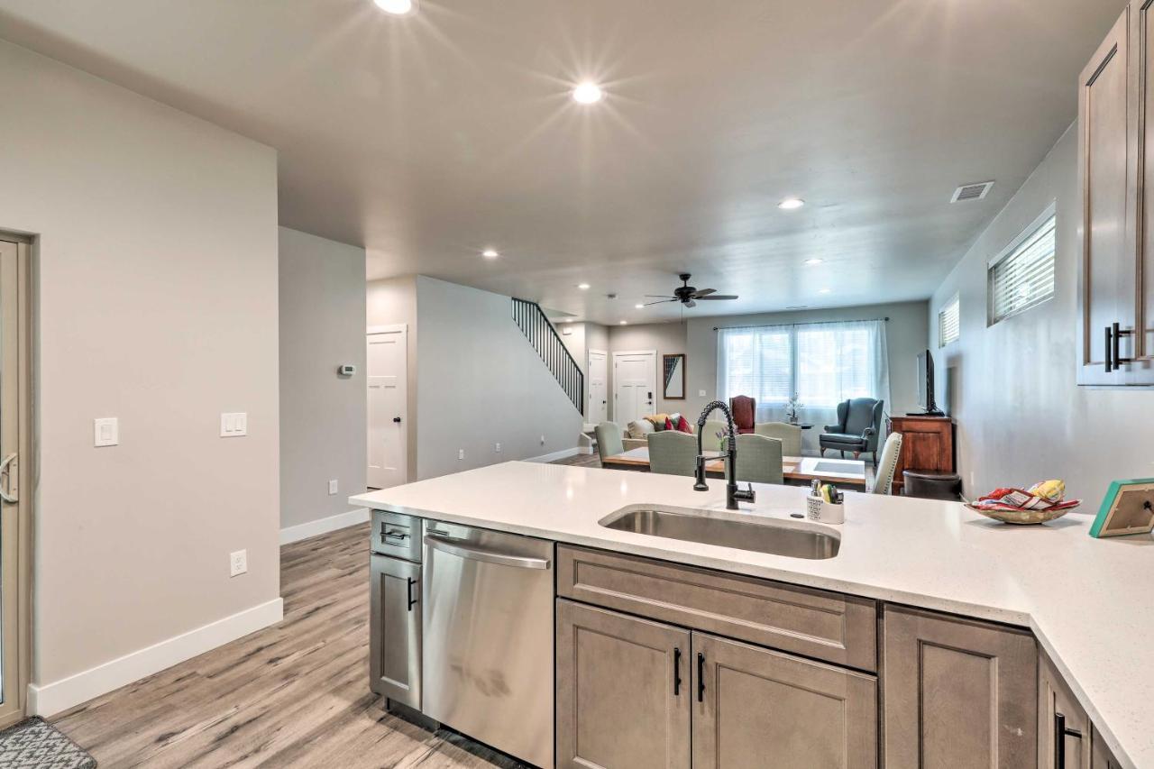 Modern Flagstaff Home, 4 Mi To Downtown! Exterior photo